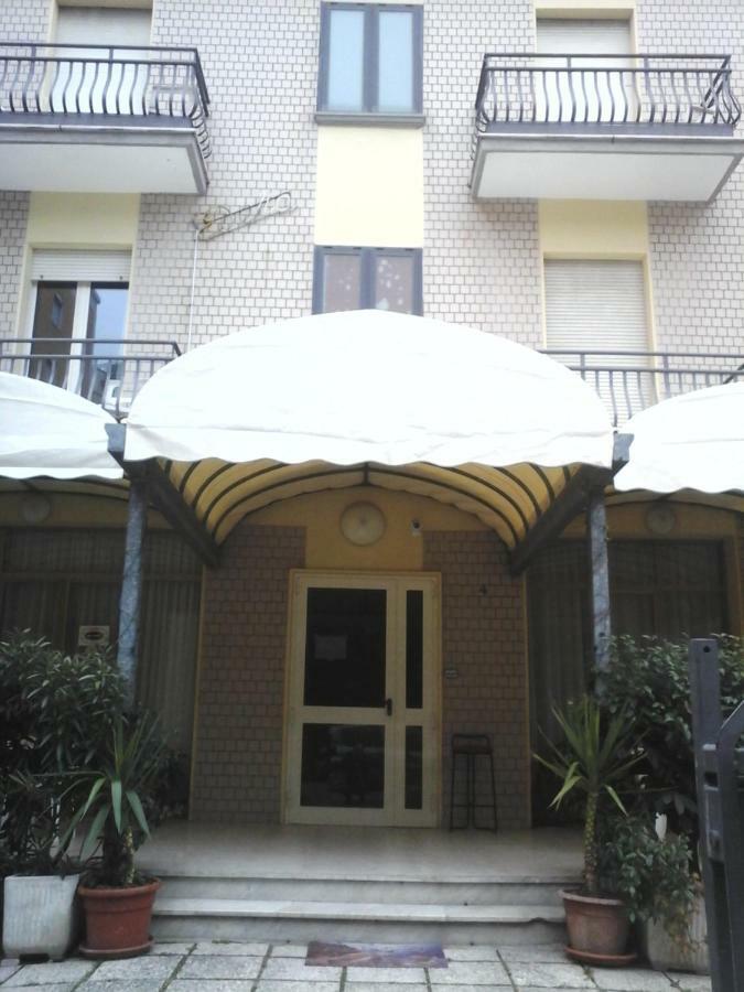 Residence Edera Rimini Ngoại thất bức ảnh